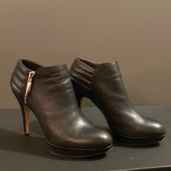 Vince Camuto Leather Moto-Style Ankle Boots with Gold Hardware | Pre-Loved - Picture 3 of 8